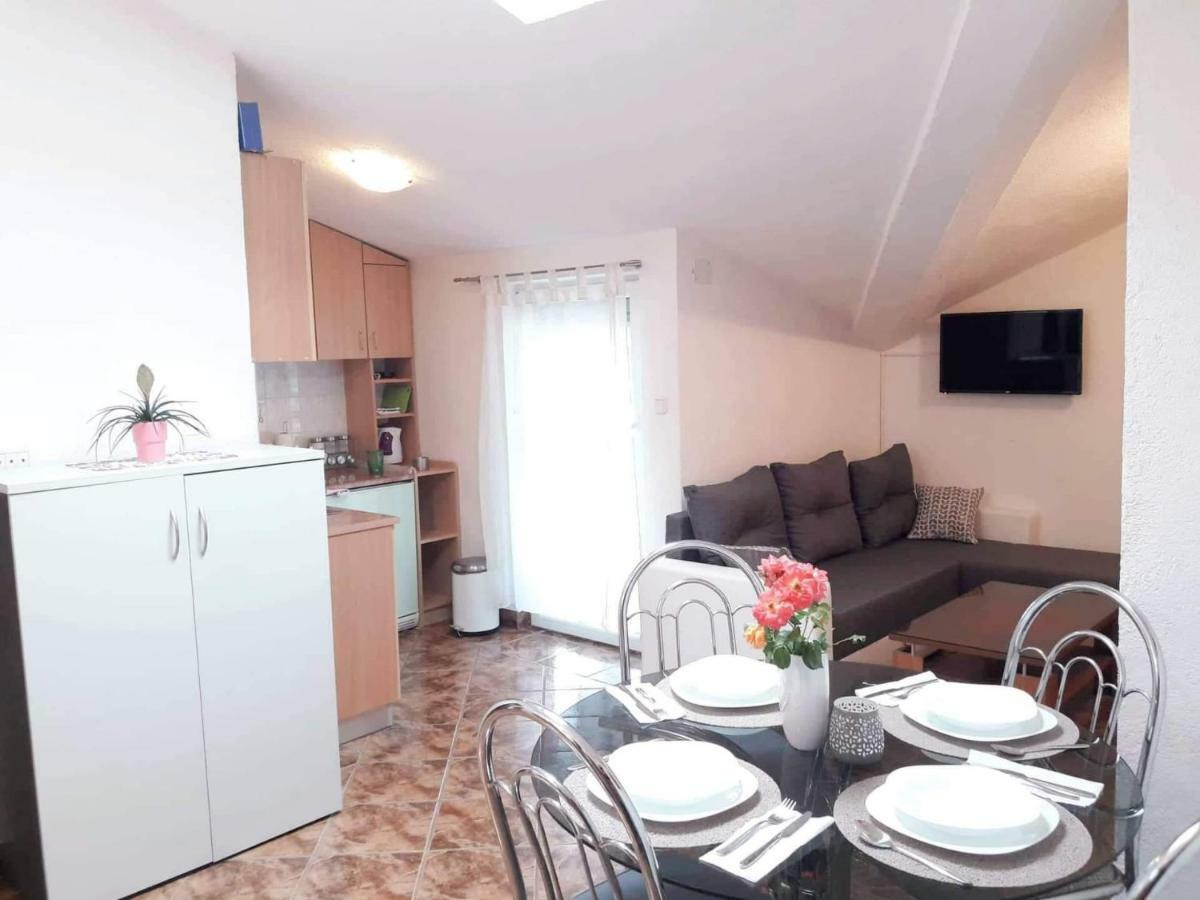 Apartments Nevistic Tribalj  Extérieur photo